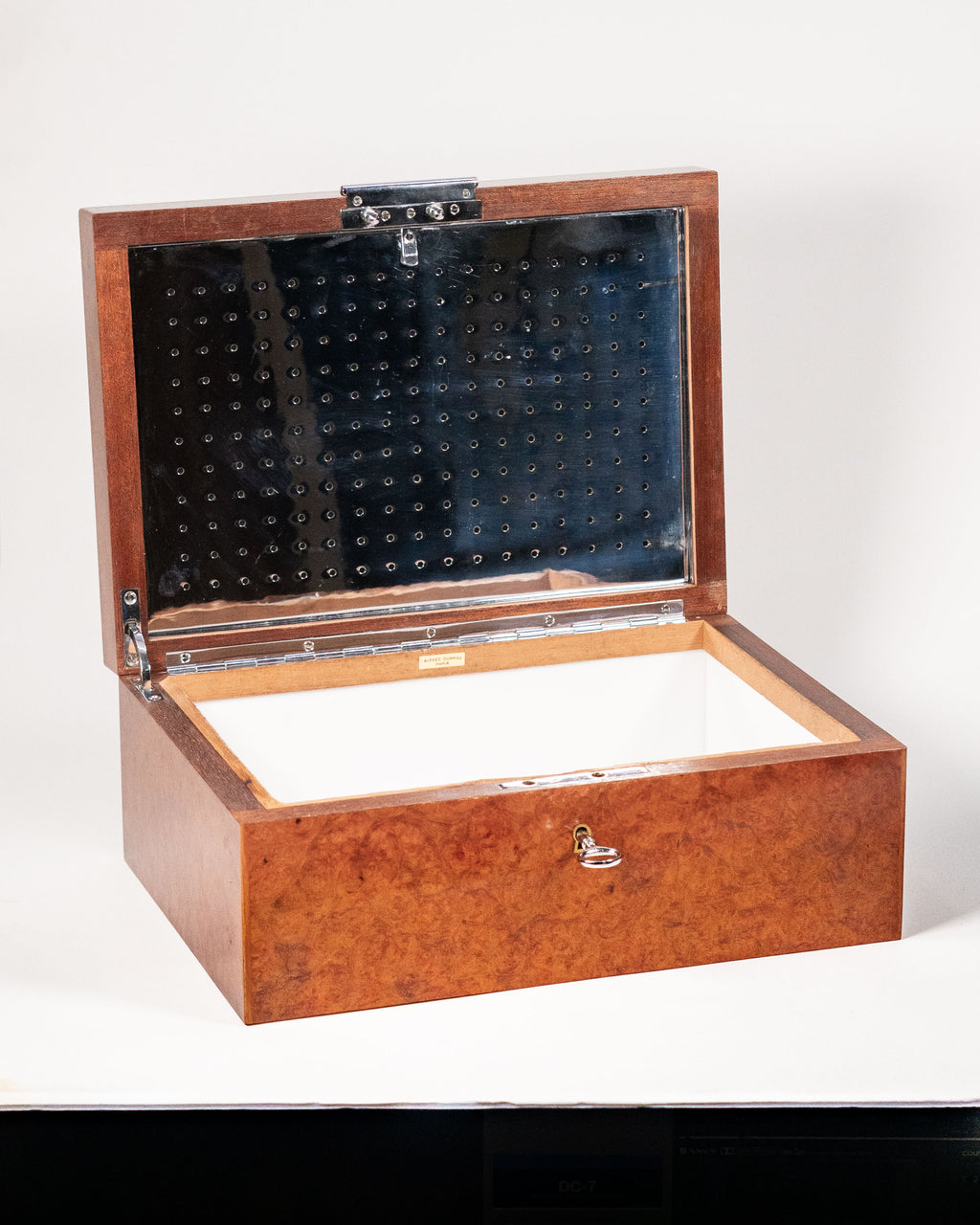 Humidor Dunhill Paris en loupe de noyer - circa 1930