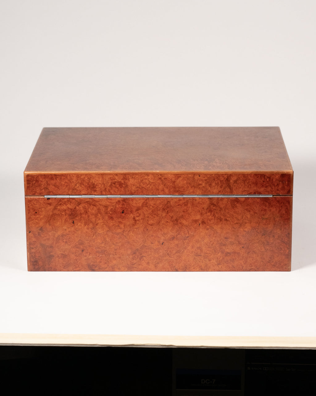 Humidor Dunhill Paris en loupe de noyer - circa 1930