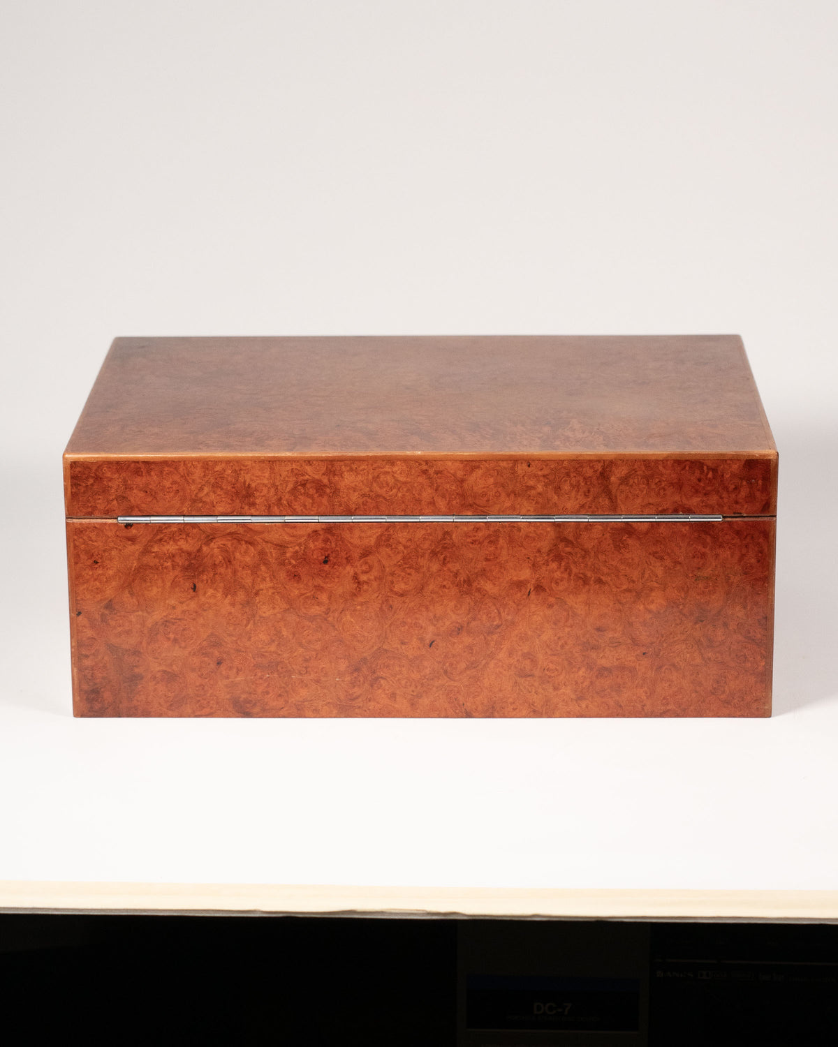 Humidor Dunhill Paris en loupe de noyer - circa 1930