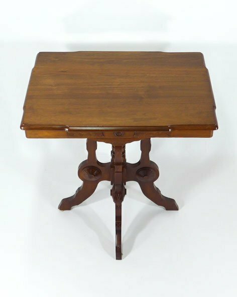 table-noyer-eastlake-2